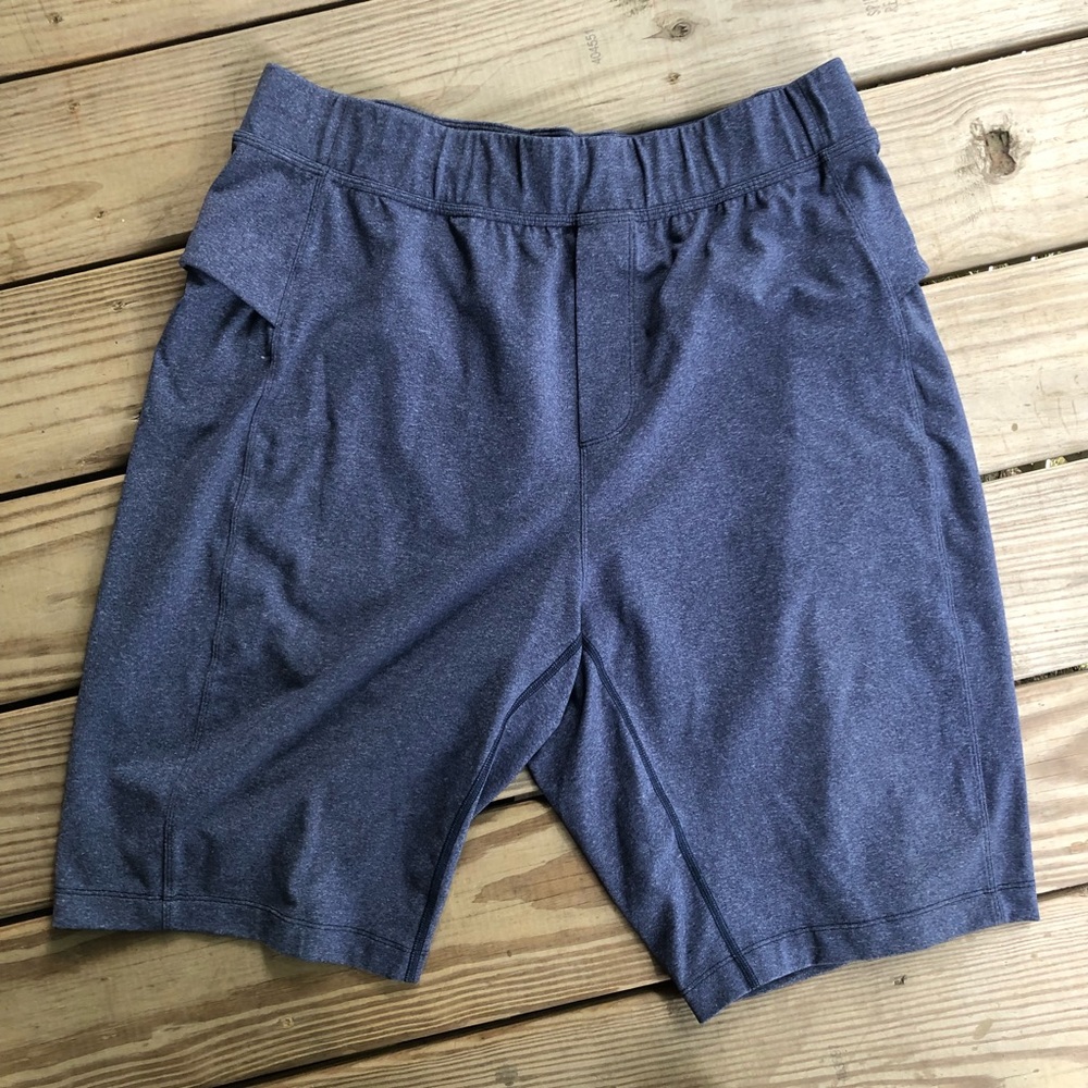 • LULULEMON •